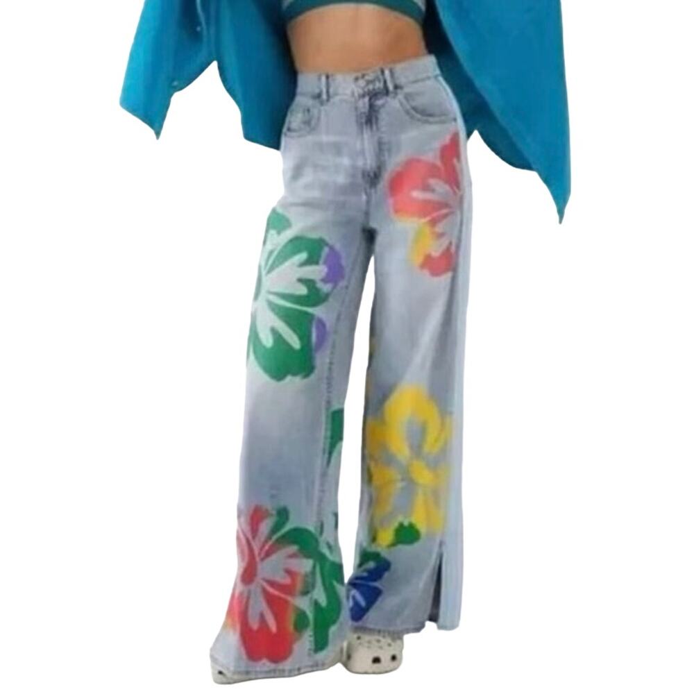 Light Wash Wide-Leg Jeans with Multicolor Floral Print 🌸🍃🌼 - Picture 11 of 11